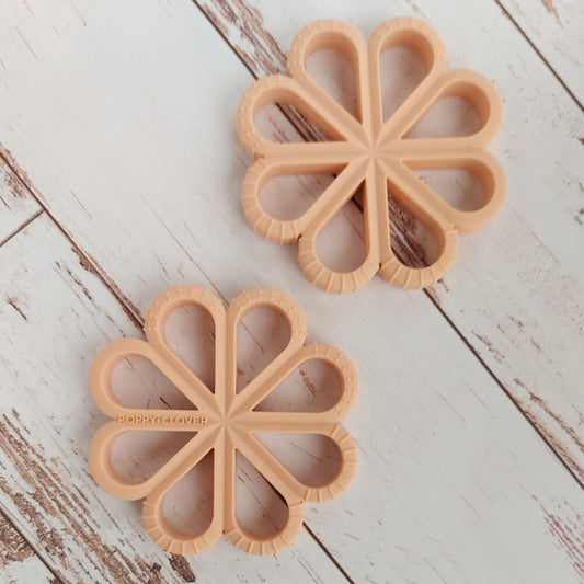 Peachy Flower - Poppy + Clover