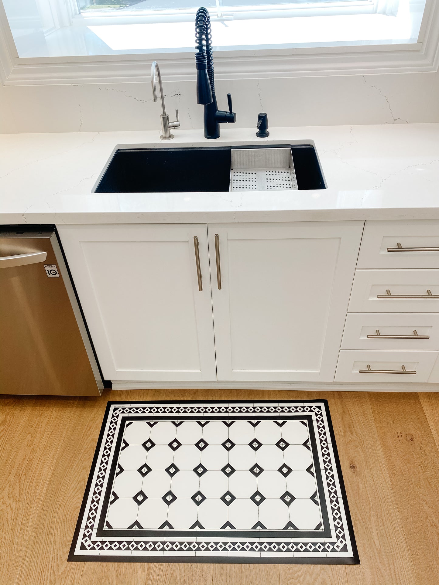 Mudroom 4x5' - Classic B&W Tile
