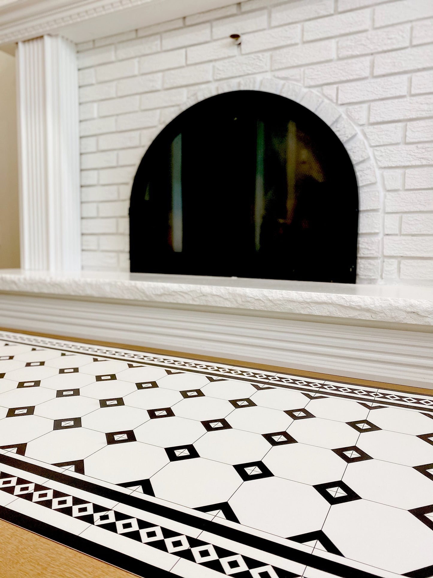 Mudroom 4x5' - Classic B&W Tile